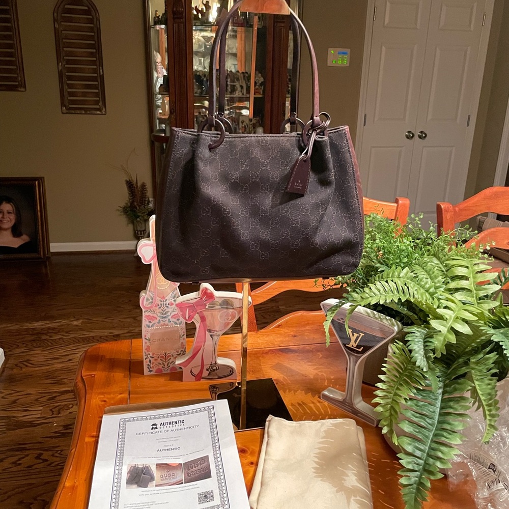 Gucci bag with COA and dust cover Elegant Brown Designer shoulder bag